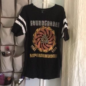 ISO SOUNDGARDEN FOREVER 21